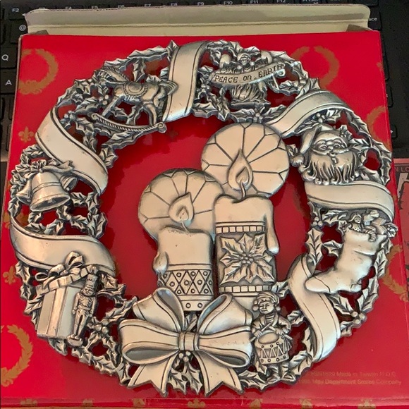 Wreath Trivet - May Dept Stores Co - Picture 2 of 7